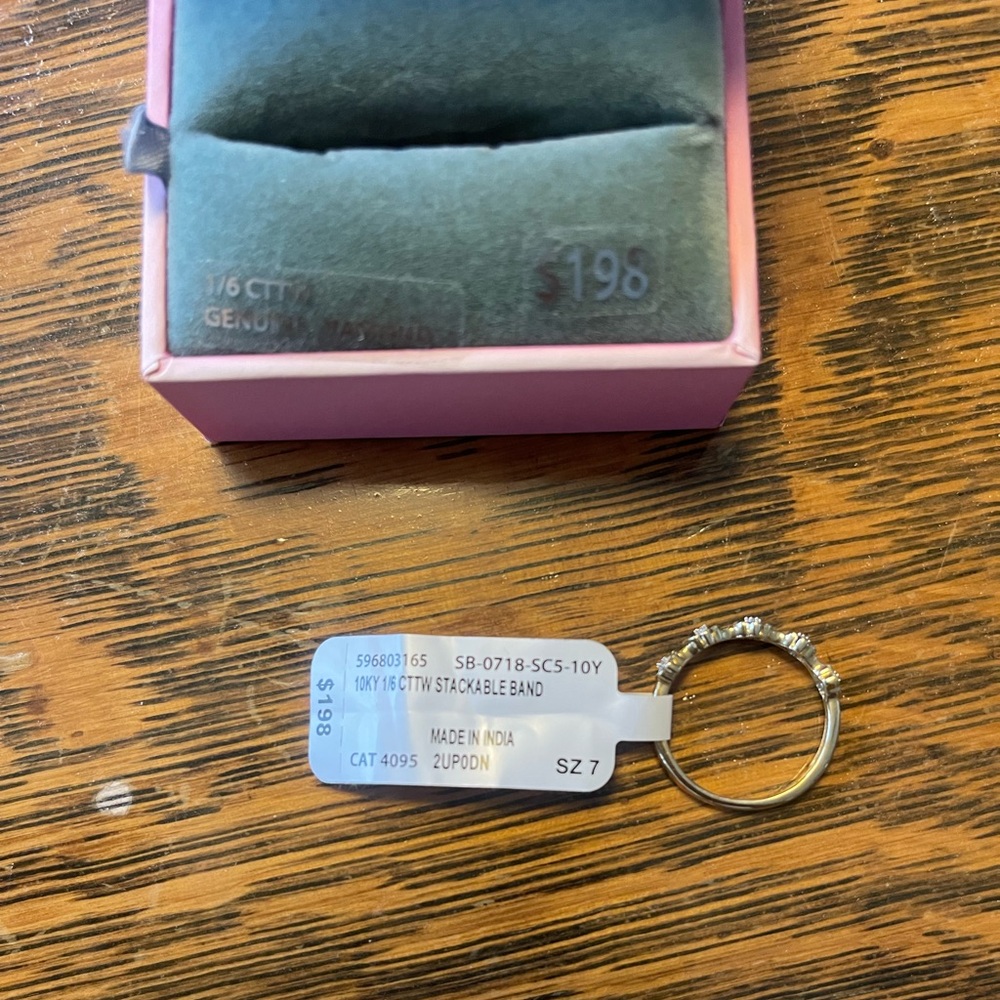 10k solid gold stackable ring - Picture 3 of 3